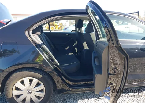 2016 Volkswagen Jetta 1.4T S z USA, uszkodzony, nr VIN 3VW267AJ8GM271593
